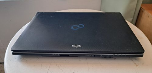 Pixel hiba középen, Fujitsu E752 laptop (15,6/I3-G3/4GB/128SSD/Magyar)