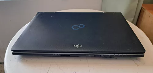Pixel hiba középen, Fujitsu E752 laptop (15,6/I3-G3/4GB/128SSD/Magyar)