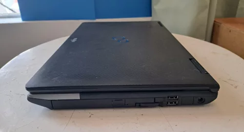 Pixel hiba középen, Fujitsu E752 laptop (15,6/I3-G3/4GB/128SSD/Magyar)