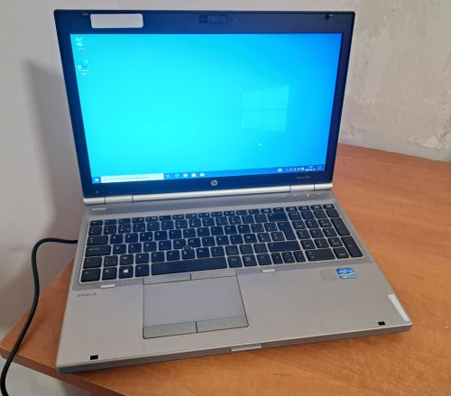 HP Elitebook 8570P laptop (15,6/i5-G3/4GB/128SSD/AkkuX) - Kis hiba