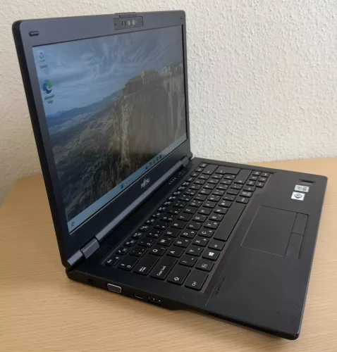 !Jó ajánlat! Fujitsu Lifebook E5410 laptop (14FHD/I5-10210U/8GB/256SSD/Magyar)