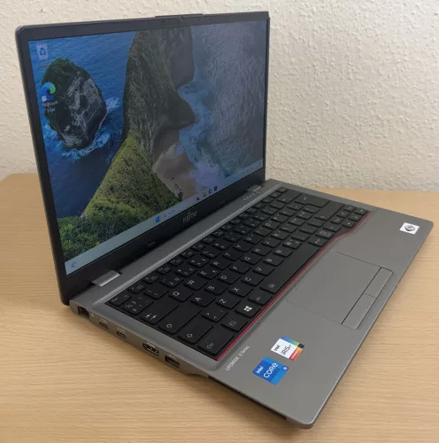 !Jó ajánlat! Fujitsu Lifebook U7411 laptop (14FHD/I5-1135G7/8GB/256NVMe)