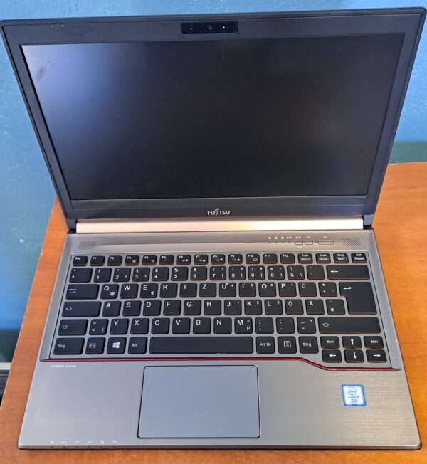 Fujitsu E736 laptop (13,5/i5-G6/8GB/256SSD) - Image 3