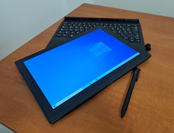 Lenovo Thinkpad X1 Yoga laptop-tablet (12,5>3K/i5-G7/8GB/256SSD) + ceruza