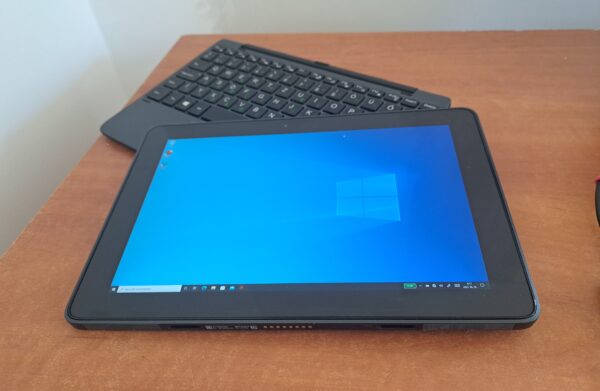 Dell Venue 10 Pro laptop-tablet (10,1FHD+/IntelQuad/4GB/128SSD)
